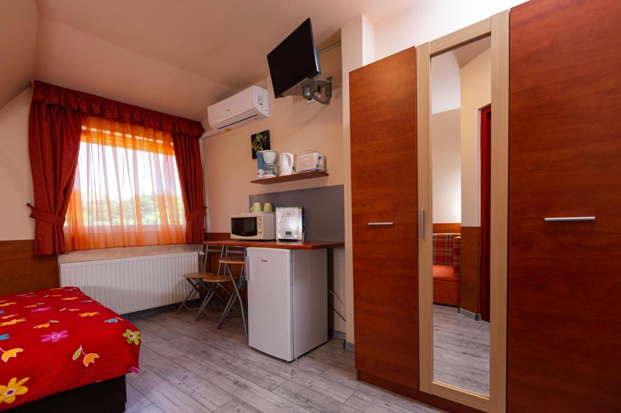 Erika Vendeghaz Hotel Eger Exterior photo