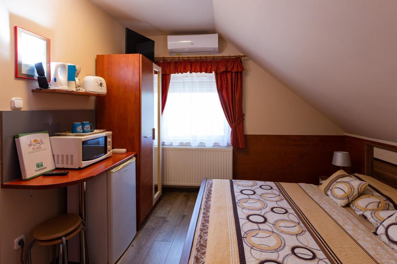 Erika Vendeghaz Hotel Eger Exterior photo