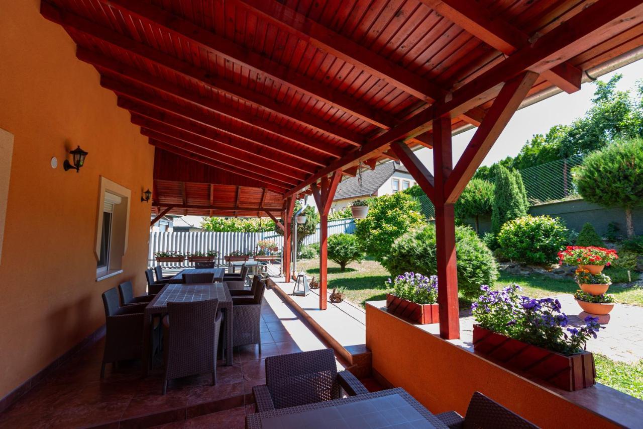 Erika Vendeghaz Hotel Eger Exterior photo