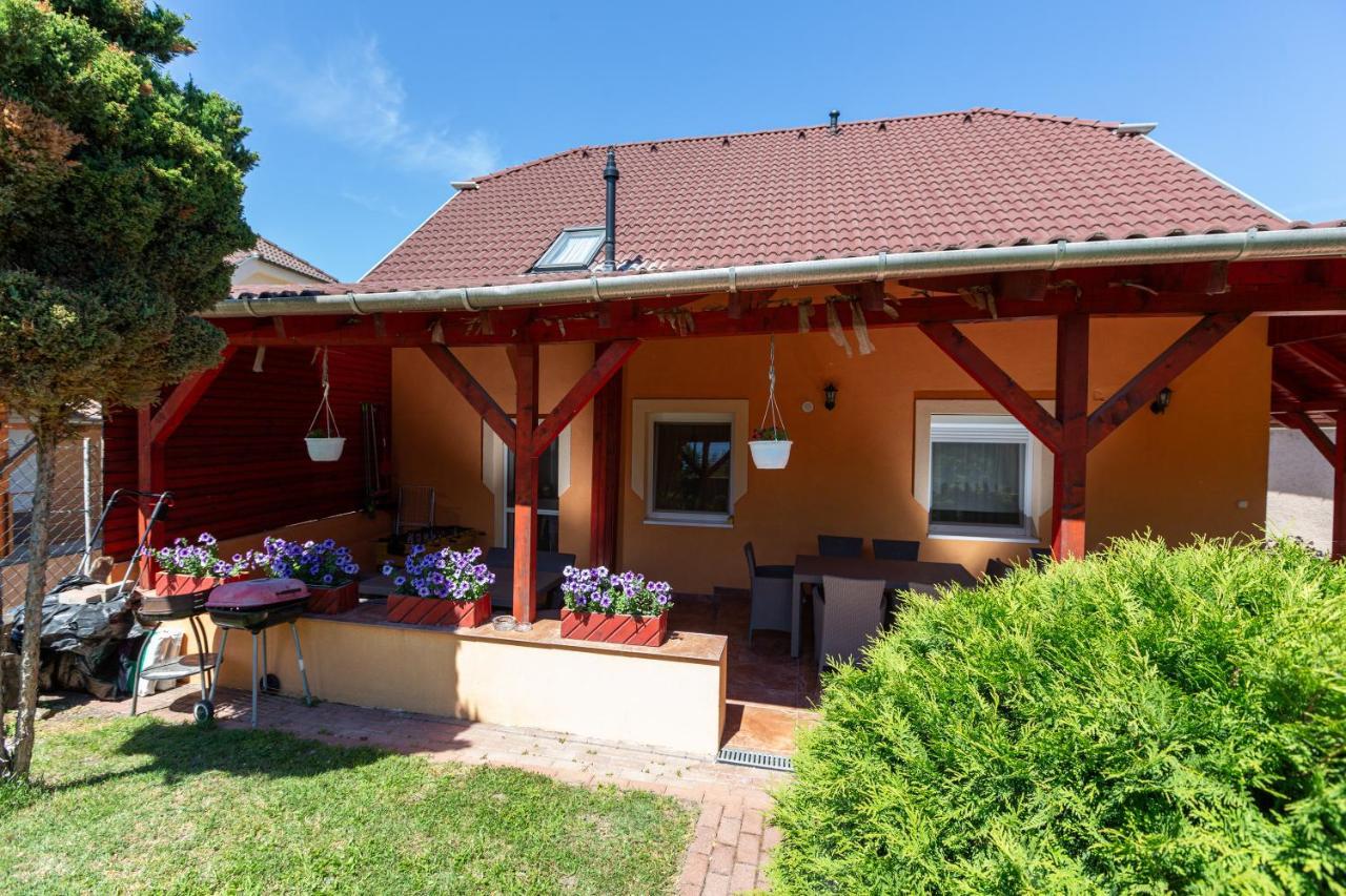 Erika Vendeghaz Hotel Eger Exterior photo