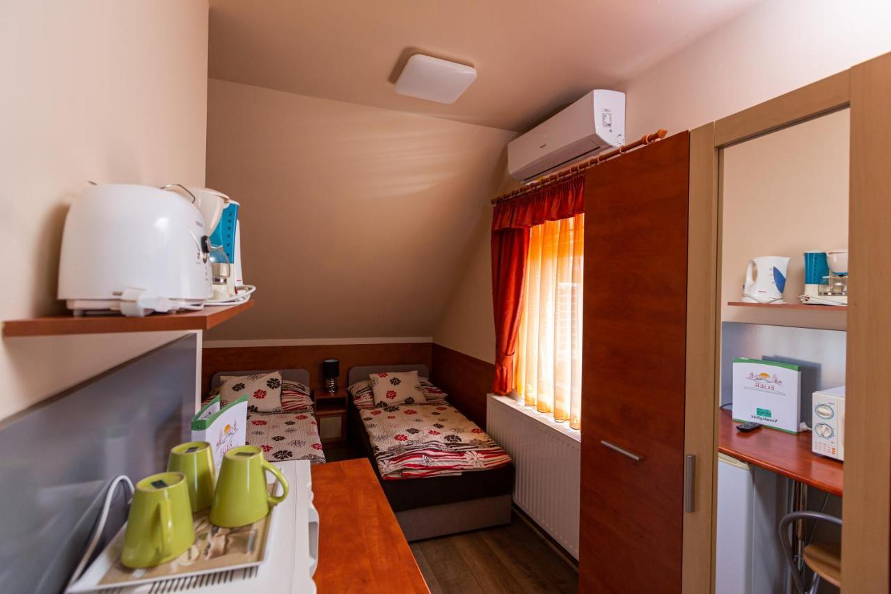 Erika Vendeghaz Hotel Eger Exterior photo