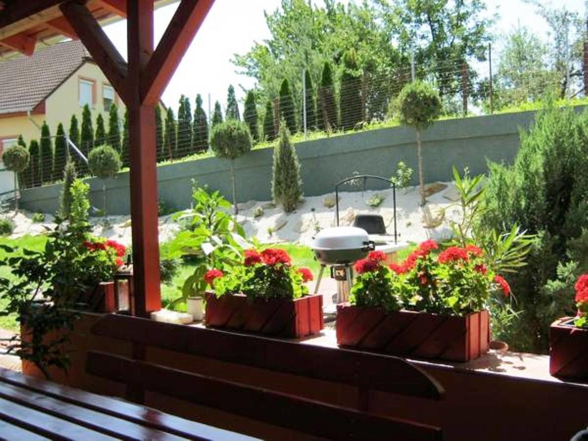 Erika Vendeghaz Hotel Eger Exterior photo